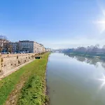 2 Bedroom Cozy Apartment In Firenze