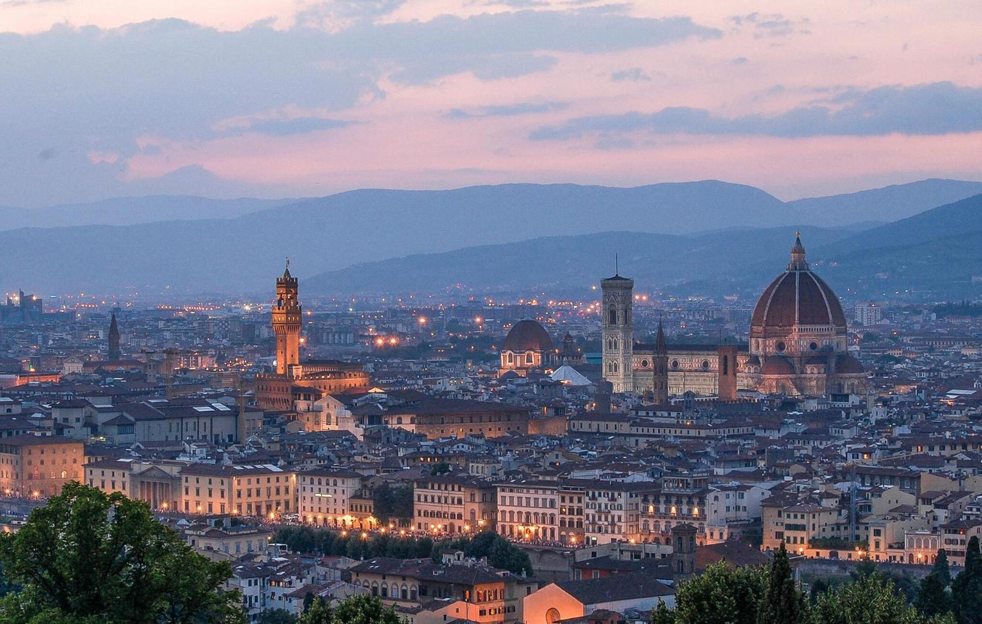 2 Bedroom Cozy In * Florenz